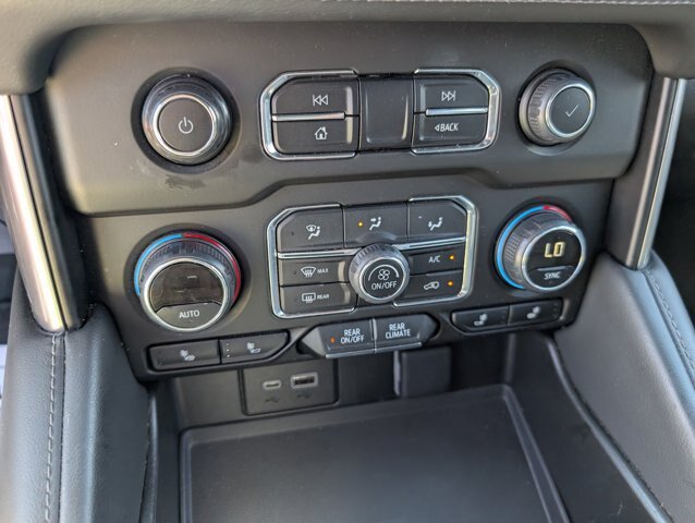 Used 2024 Chevrolet Tahoe LT AWD/4WD image 16