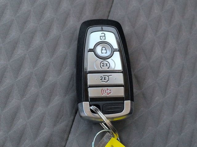 Certified 2022 Ford Escape SE w/ SE Sport Appearance Package image 29