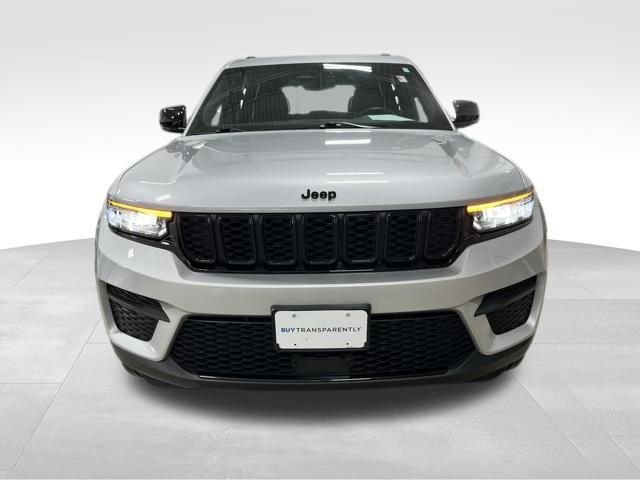 Used 2023 Jeep Grand Cherokee Altitude image 8