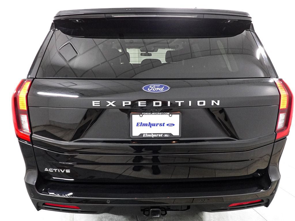 Certified 2025 Ford Expedition Active AWD/4WD image 6