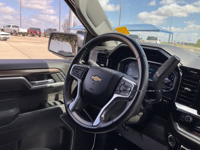 Used 2025 Chevrolet Silverado 1500 LT w/ Safety Package AWD/4WD image 20