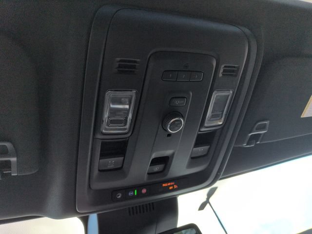 Used 2023 GMC Yukon SLT AWD/4WD image 41