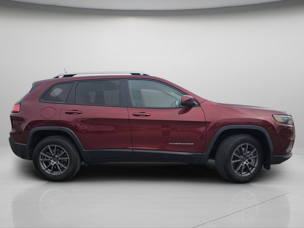 Used 2021 Jeep Cherokee Latitude image 3