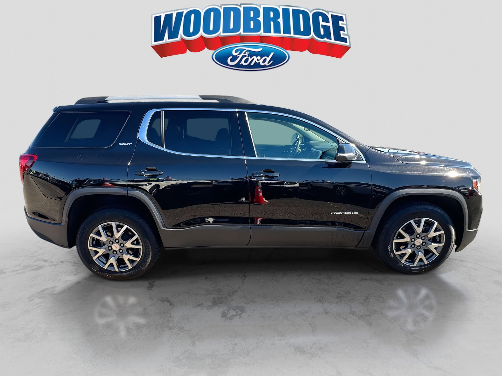 Used 2022 GMC Acadia SLT w/ Technology Package image 3