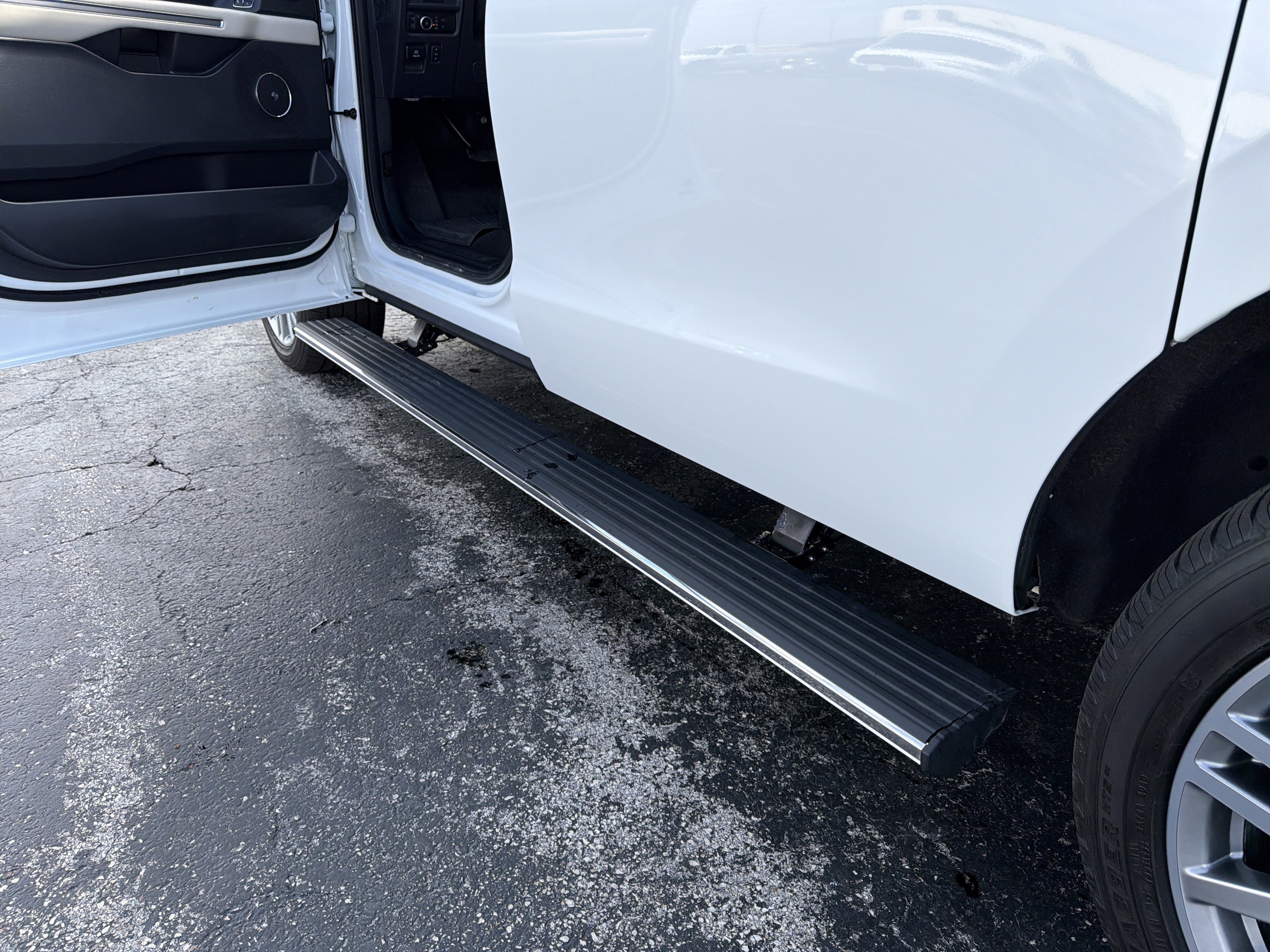 Certified 2024 Ford Expedition Max Platinum image 39