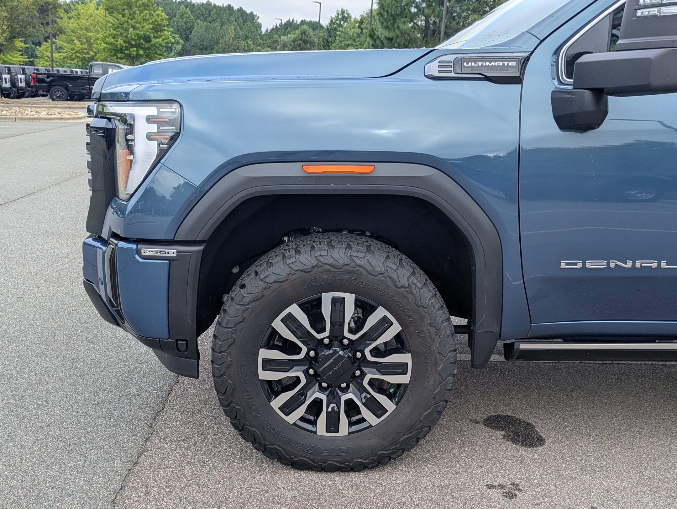 Used 2025 GMC Sierra 2500 Denali Ultimate AWD/4WD image 11