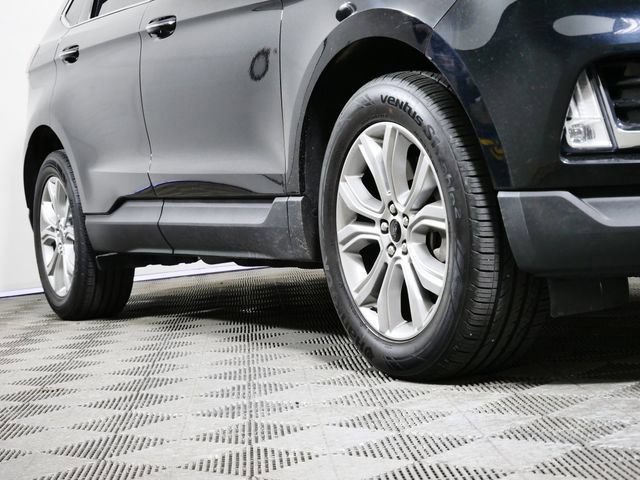 Certified 2024 Ford Edge Titanium AWD/4WD image 2