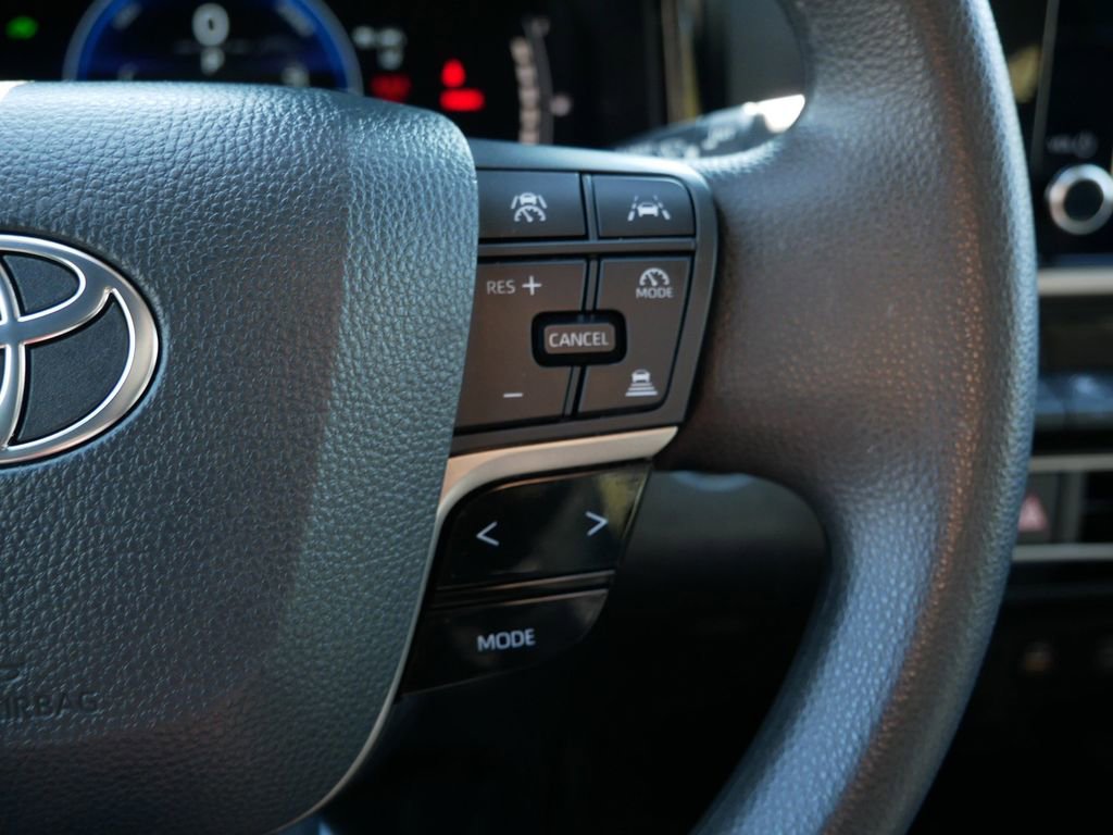 Used 2025 Toyota Camry LE FWD image 19
