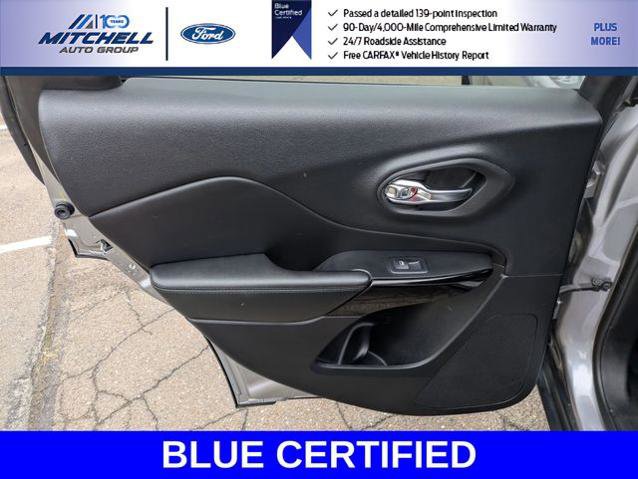 Used 2019 Jeep Cherokee Latitude Plus AWD/4WD image 26