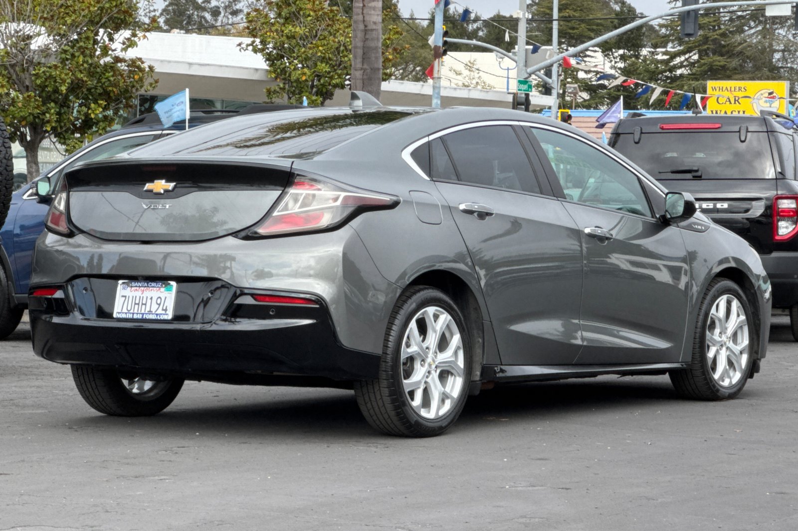 Used 2017 Chevrolet Volt Premier w/ Driver Confidence II Package FWD image 27