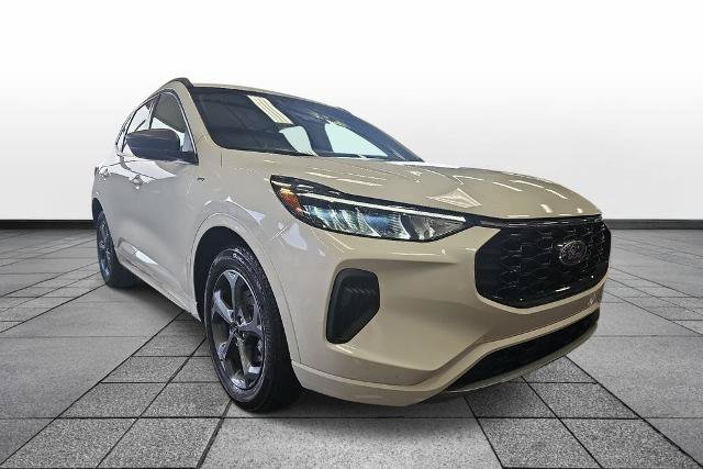 Certified 2023 Ford Escape ST-Line w/ Tech Pack #1 FWD image 3