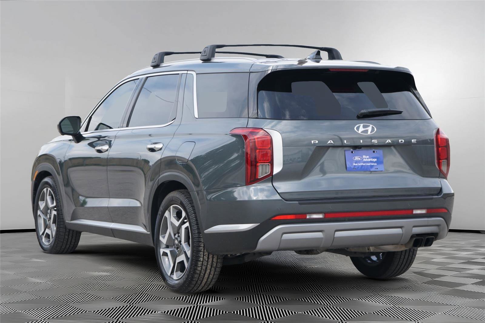 Used 2023 Hyundai Palisade SEL w/ Premium Package FWD image 6