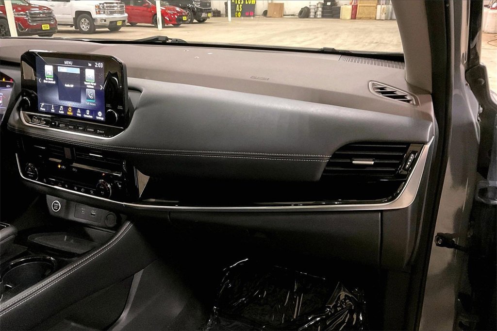 Used 2023 Nissan Rogue SL w/ SL Premium Package image 15