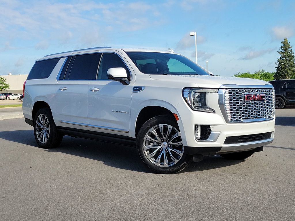 Used 2021 GMC Yukon XL Denali w/ Denali Ultimate Package AWD/4WD image 38