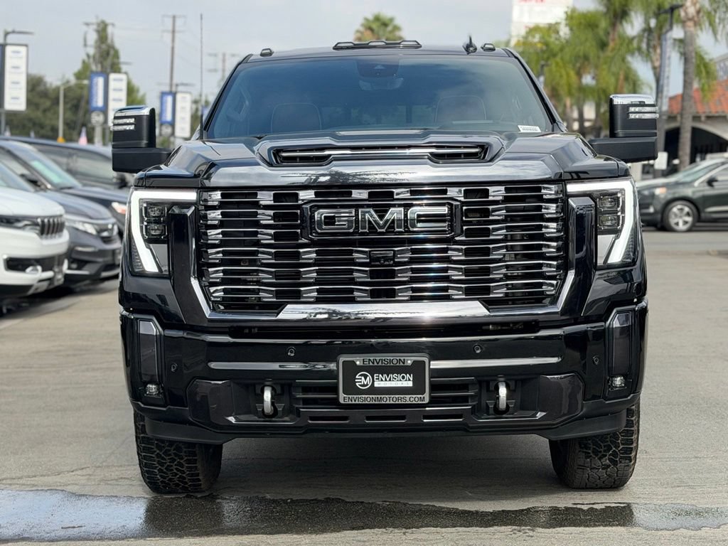 Used 2024 GMC Sierra 3500 Denali Ultimate AWD/4WD image 4