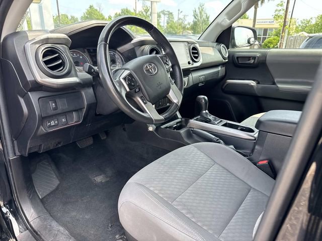 Used 2023 Toyota Tacoma SR5 w/ SR5 Appearance Package RWD image 17