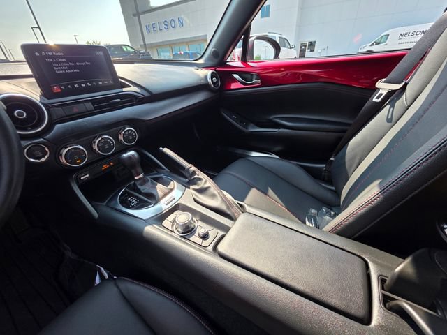 Used 2019 MAZDA MX-5 Miata RF Grand Touring RWD image 18