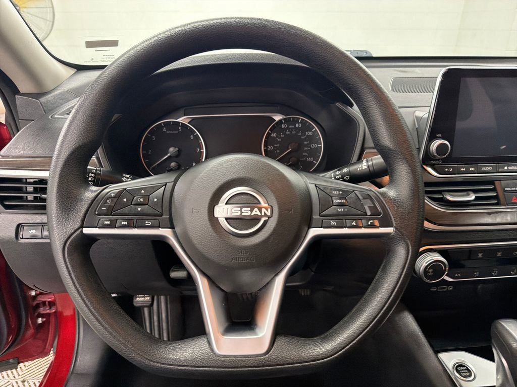 Used 2024 Nissan Altima 2.5 SV FWD image 18