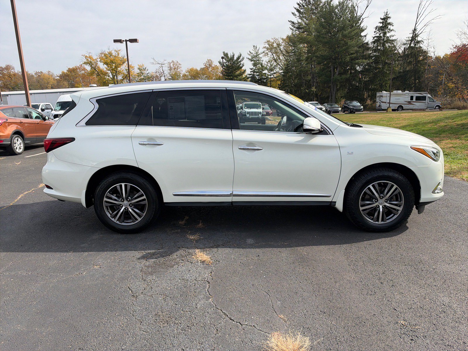 Used 2017 INFINITI QX60 Luxe w/ Premium Plus Package AWD/4WD image 18