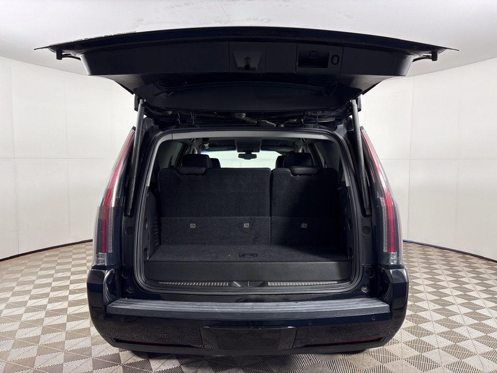 Used 2018 Cadillac Escalade 2WD image 32