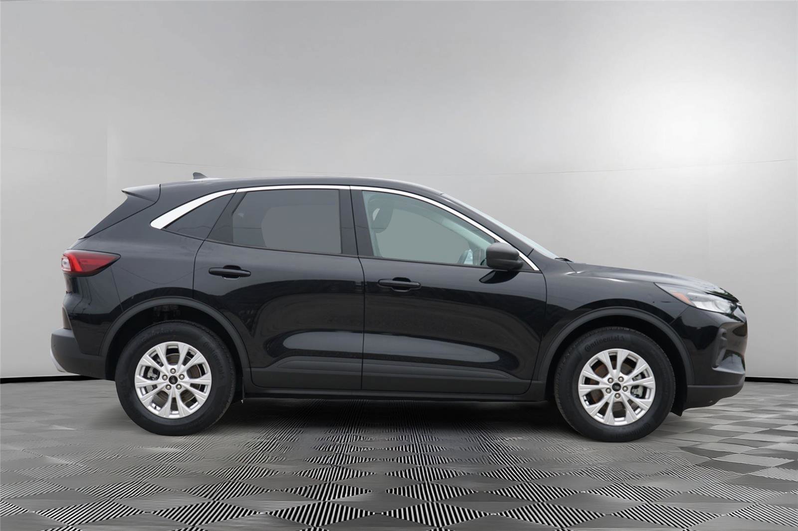Certified 2023 Ford Escape Active w/ Tech Pack #1 AWD/4WD image 4