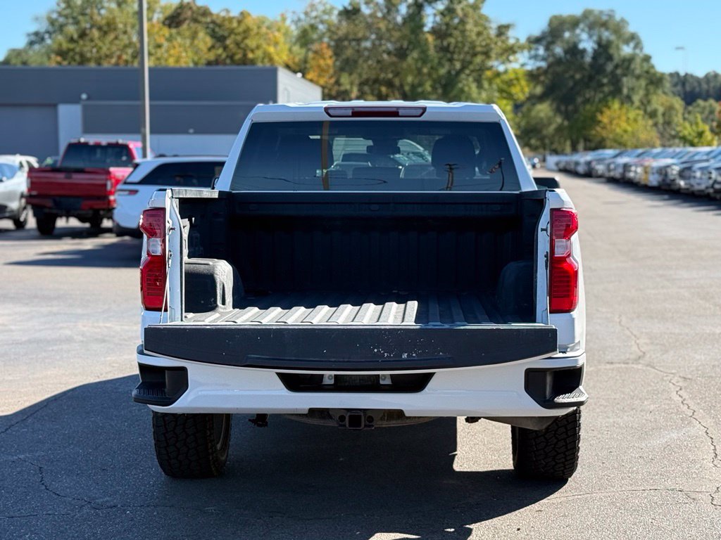 Used 2023 Chevrolet Silverado 1500 Custom AWD/4WD image 27
