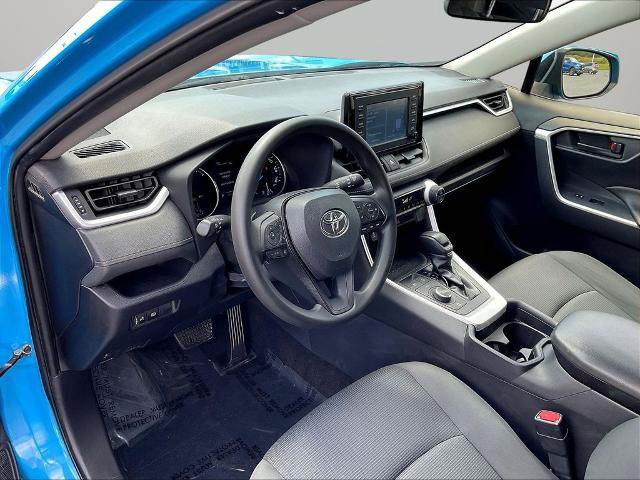 Used 2019 Toyota RAV4 LE w/ Carpet Mat Package AWD/4WD image 18