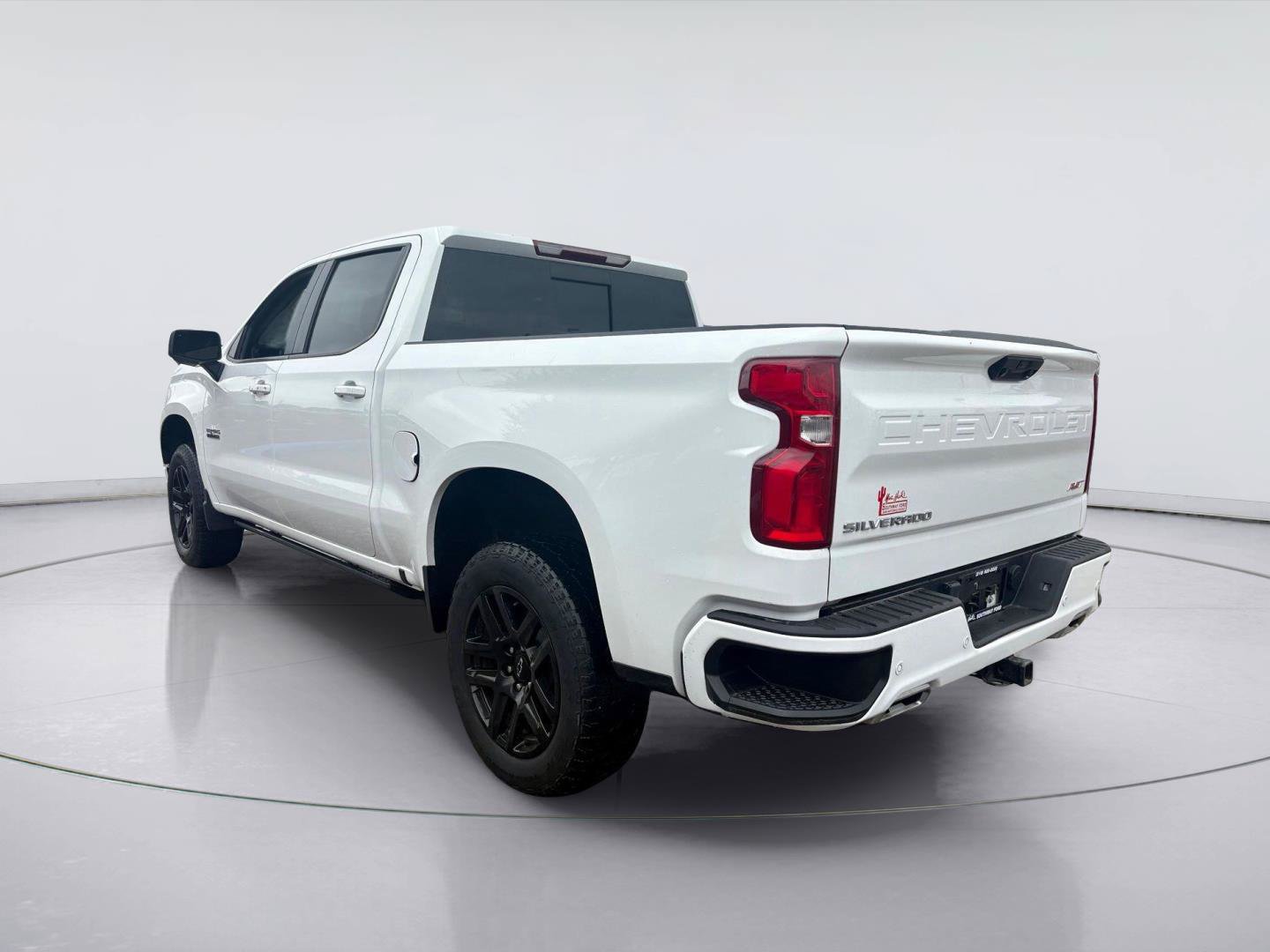 Used 2023 Chevrolet Silverado 1500 RST AWD/4WD image 3