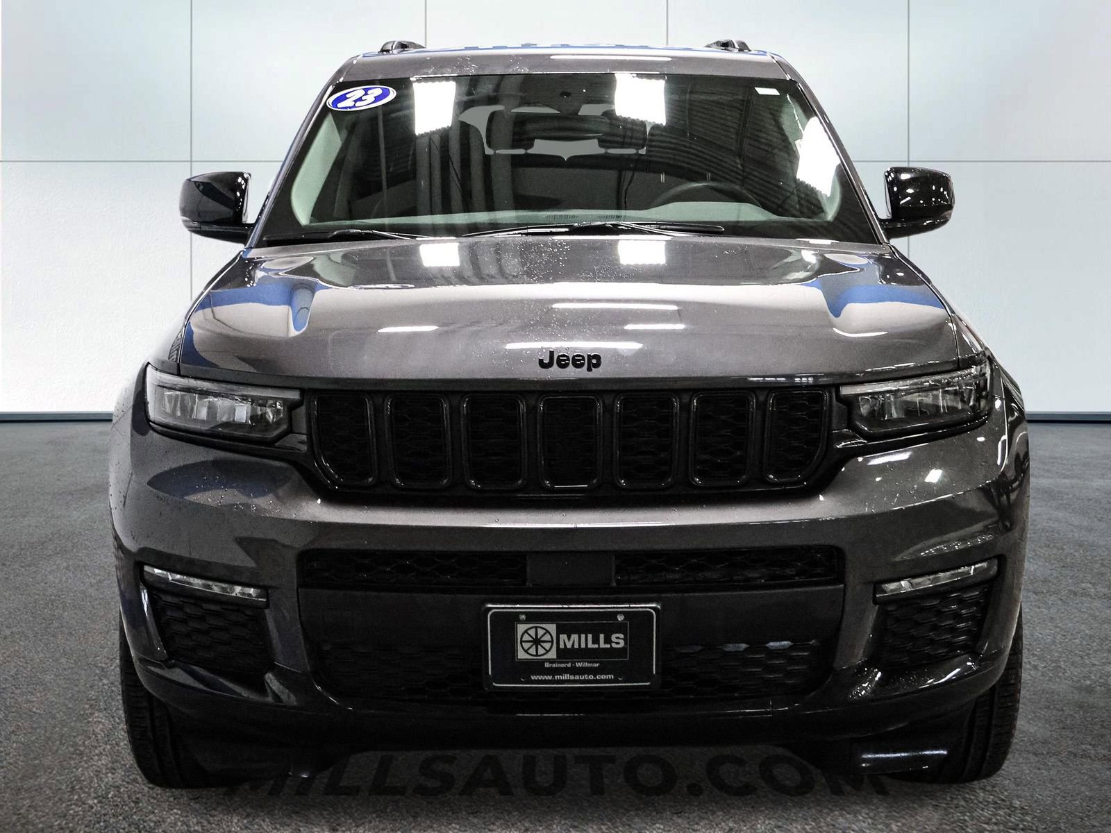 Used 2023 Jeep Grand Cherokee L Limited w/ Black Appearance Package AWD/4WD image 12