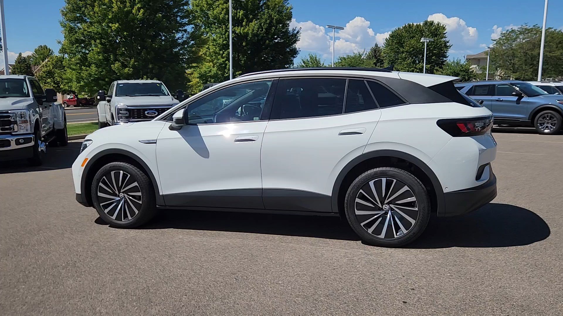 Used 2024 Volkswagen ID.4 Pro AWD/4WD image 21