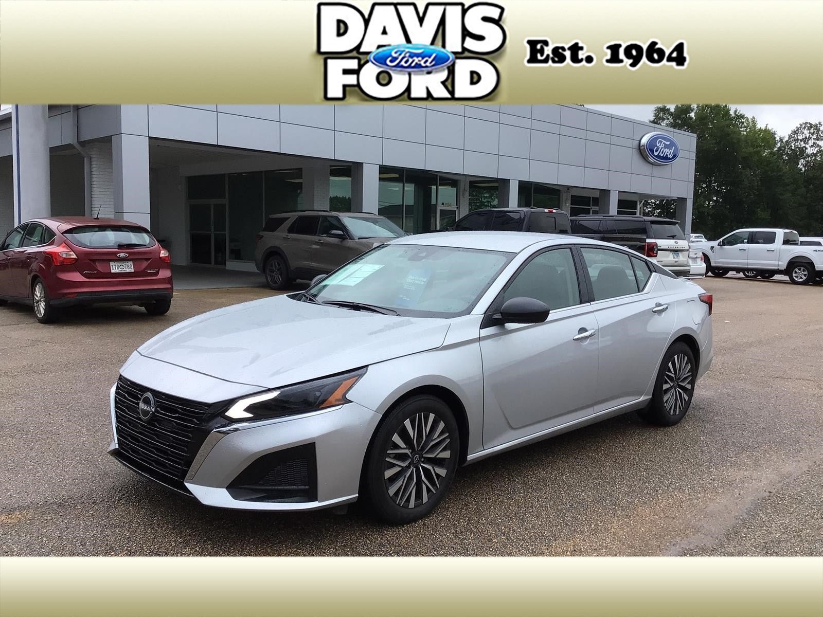 Used 2025 Nissan Altima 2.5 SV FWD image 1