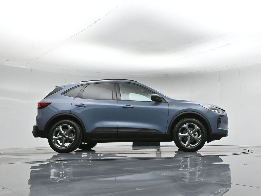 Certified 2025 Ford Escape ST-Line image 10