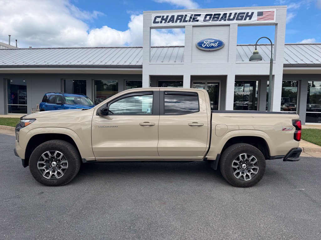 Used 2024 Chevrolet Colorado Z71 w/ Z71 Convenience Package 2 AWD/4WD image 2