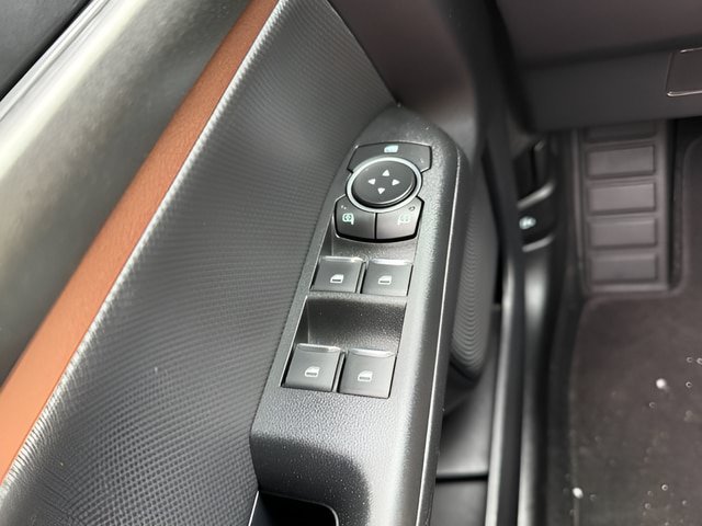 Certified 2025 Ford Bronco Sport Outer Banks w/ Outer Banks Tech Package+ AWD/4WD image 24