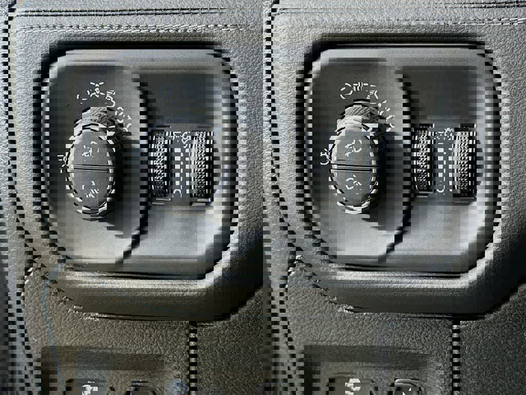 Used 2020 RAM 1500 Limited image 25