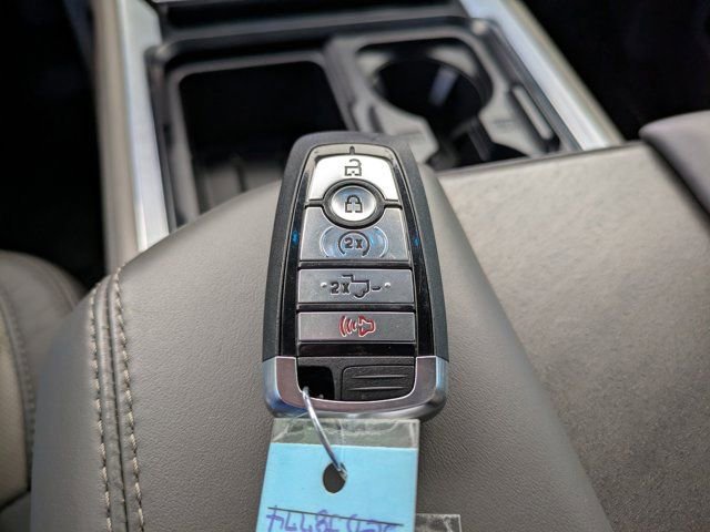 Certified 2025 Ford F450 Platinum w/ Platinum Plus Package image 33