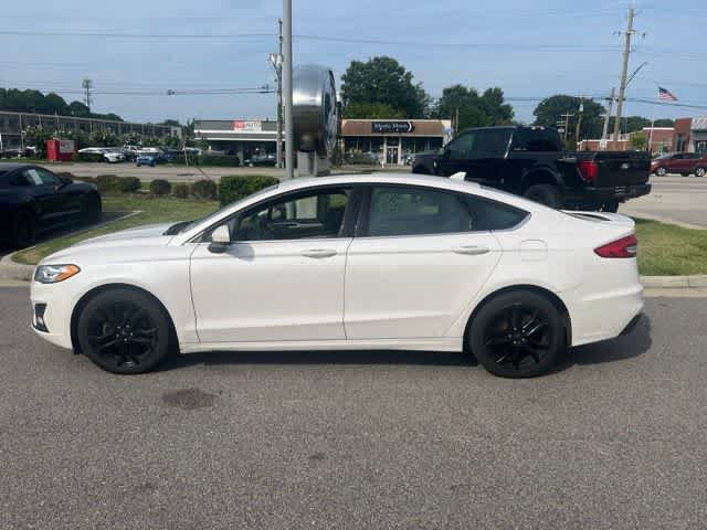 Certified 2019 Ford Fusion SE w/ Equipment Group 151A FWD image 2