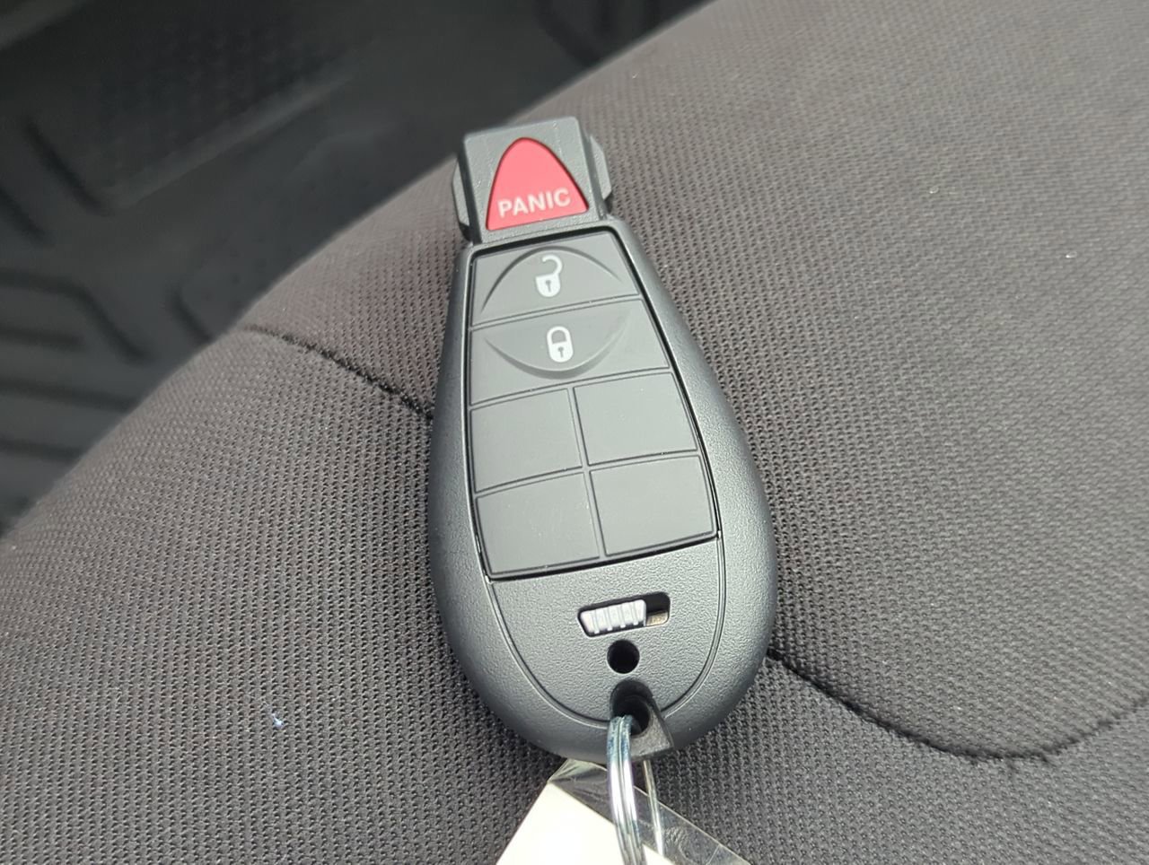 Used 2020 Jeep Cherokee Latitude FWD image 24