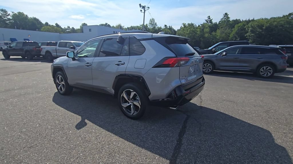 Used 2024 Toyota RAV4 SE w/ Weather & Moonroof Package AWD/4WD image 18