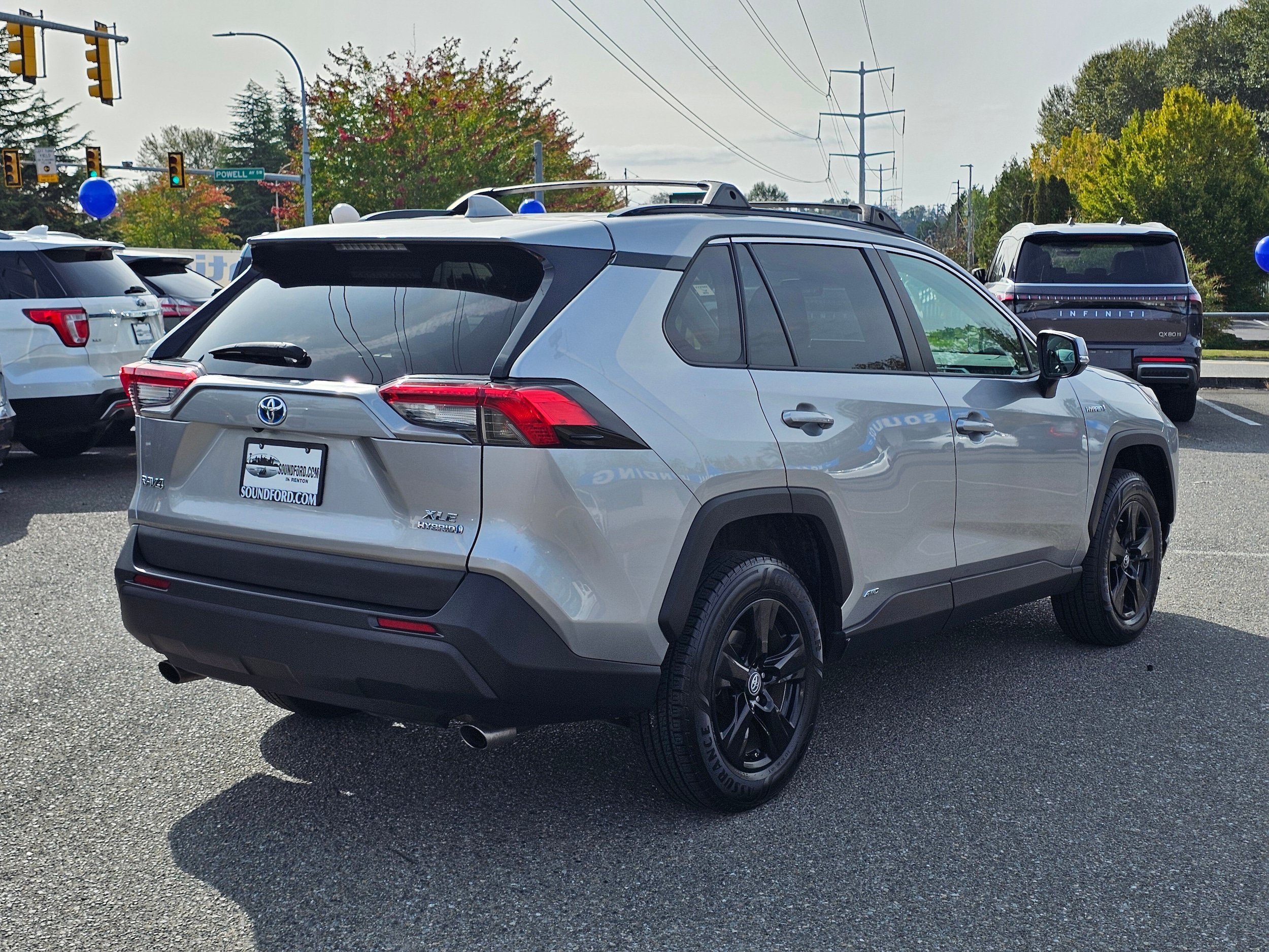 Used 2021 Toyota RAV4 XLE AWD/4WD image 5