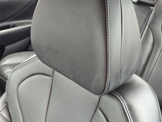 Used 2025 Hyundai Elantra Limited FWD image 14