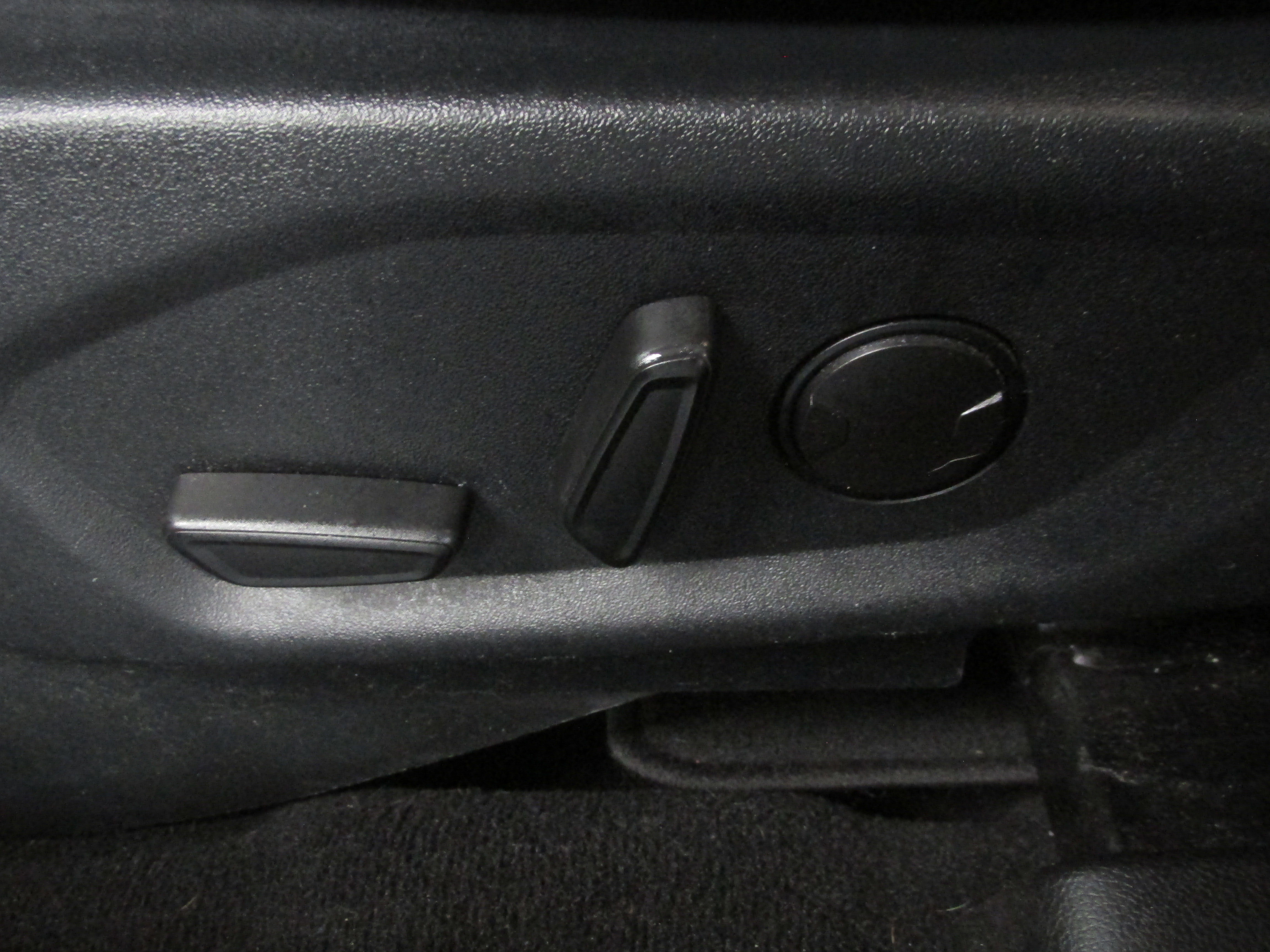 Certified 2019 Ford Explorer Limited w/ Class III Trailer Tow Package image 34