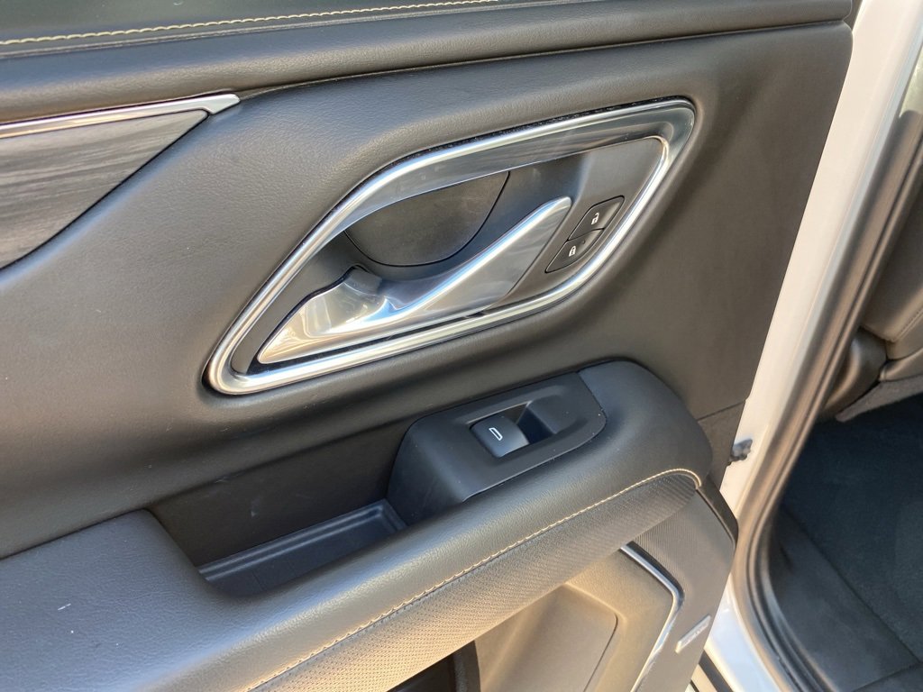 Used 2024 GMC Yukon SLT w/ SLT Luxury Package image 19