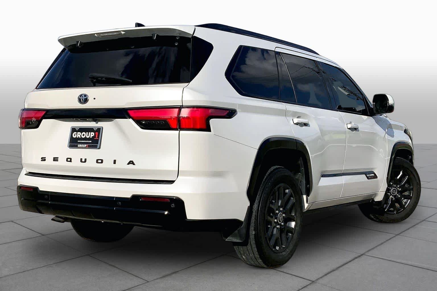 Used 2023 Toyota Sequoia Platinum AWD/4WD image 13