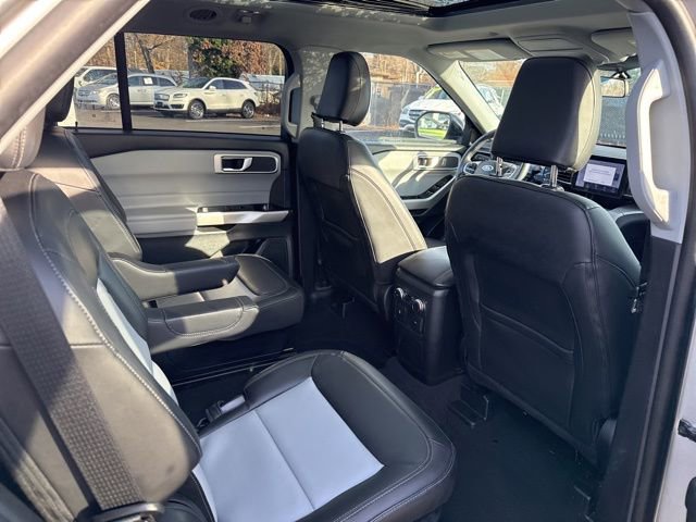 Certified 2022 Ford Explorer XLT w/ Equipment Group 202A image 12
