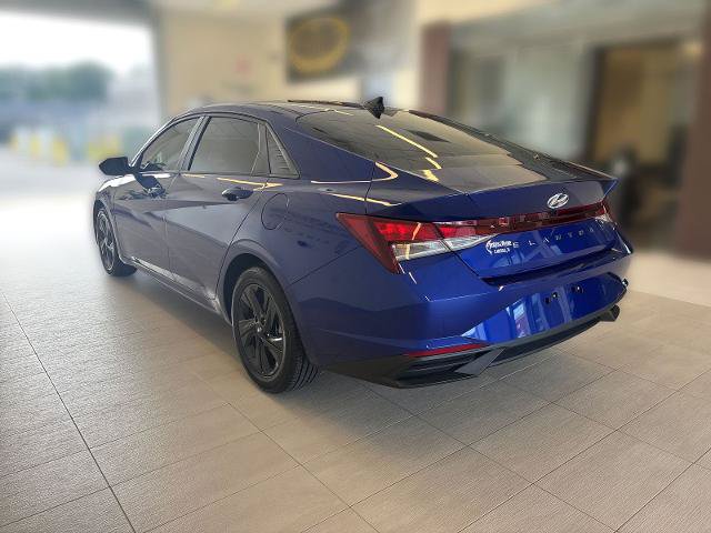 Used 2023 Hyundai Elantra SEL FWD image 2