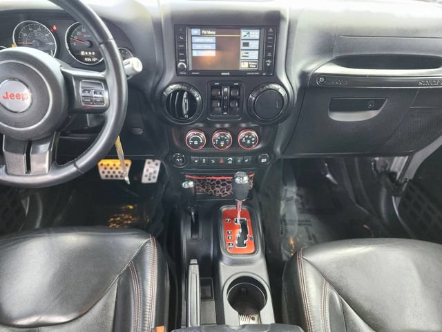 Used 2017 Jeep Wrangler Unlimited Rubicon AWD/4WD image 14