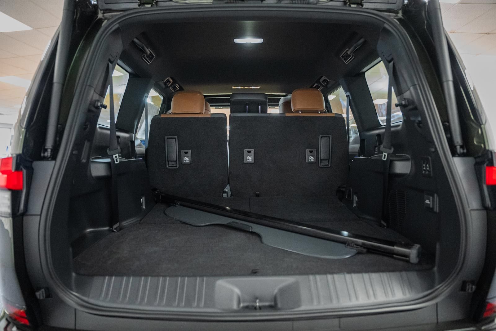 Used 2025 Lexus GX 550 w/ Cold Area Package AWD/4WD image 10