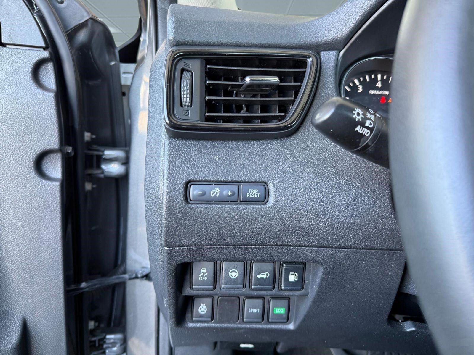Used 2019 Nissan Rogue SV w/ Premium Package FWD image 26