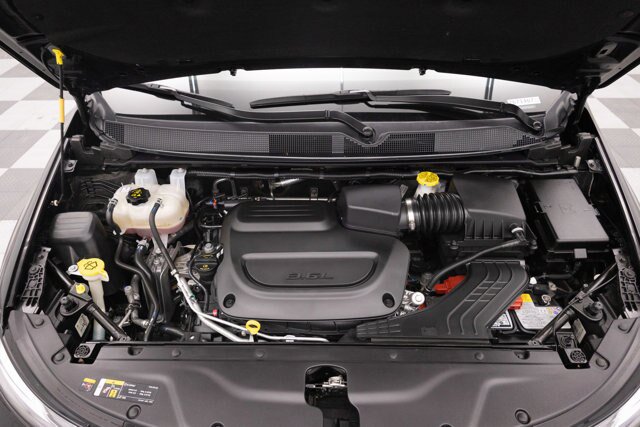 Used 2025 Chrysler Pacifica Select FWD image 18
